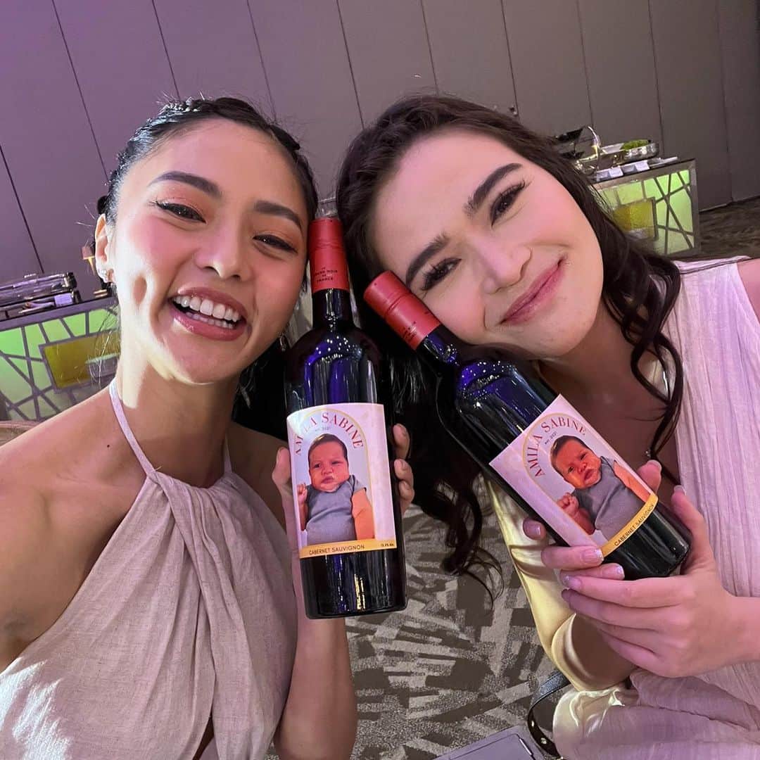 Kim Chiuさんのインスタグラム写真 - (Kim ChiuInstagram)「Happy happy birthday to my sister from another father! My taurean twin, momsy bely!♉️💖 thank you for being a great friend, amazing person, and thank you for the random hangout and chikahan that end up being the best moment ever!!!!! Im thankful dahil nakapag avail ako ng unli-laugh sa frienship nato, I love it when you drive and ako pasahero, 😅endless kwnetuhan and etc. 💖 I love you, momsy! Stay kind, sweet, humble, and loving person that you are. You have such a pure heart I'm lucky to witness and experience that.  Also proud of you being a director, writer and actress at the same time! 👏🏼👏🏼👏🏼 handsdown to the queen!!!👑 Have a blast today.❤️ Happy Birthday Purest girl momsy @bela 🎂   PS last slide #CHEERS to life and love!🥂 with bean sa photo! 😅 @iamangelicap #ANGBEKI is not ANGBEKI without you in the middle.💖💛💜」5月3日 20時30分 - chinitaprincess