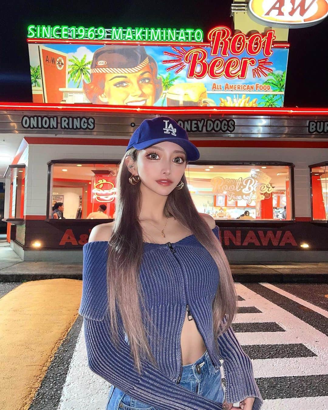 RINAさんのインスタグラム写真 - (RINAInstagram)「_ 莉奈がずっとここ行きたかったの 話してなかったのにバレてた😚 ️笑 ...