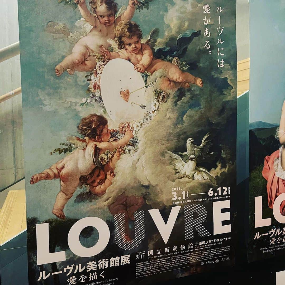 上杉洋史のインスタグラム：「先週ですが、国立新美術館でルーブル美術館展を観に行ってきました。ここの企画展はいつも本当に良くプランニングされているなと思います。帰りに東京ミッドタウンでご飯を食べたのですが、美術館の半券サービスがあるのを知っていたのに、出すのをすっかり忘れてしまいました。  Last week, I went to see the Louvre exhibition at the National Art Center, Tokyo. The exhibitions here are always really well planned. On the way home, I had dinner at Tokyo Midtown, but I forgot to take advantage of the museum ticket stub service, even though I knew it was available.」
