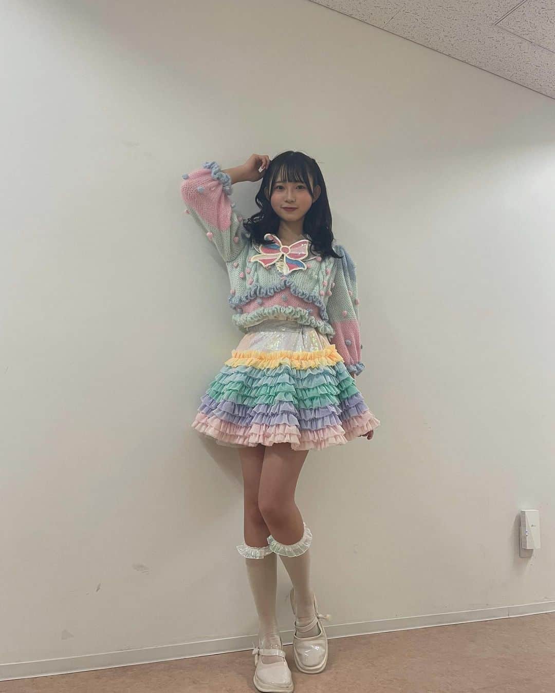 太田有紀のインスタグラム：「1番好きな髪型🐶🎀 ・ ・ ・ #オサレカンパニー  #アイドル衣装 #ハーフツイン #akb48」