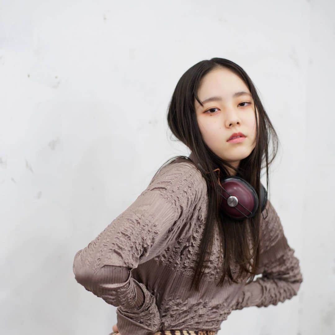 山下萌亜さんのインスタグラム写真 - (山下萌亜Instagram)「. . with headphone. . . .  . #portrait#portraitphotography#asianactress#portraitmood#06#ヘアスタイル#スタイリング #06년생#ヘッドホン女子#headphone」5月3日 12時30分 - _8_7__moa