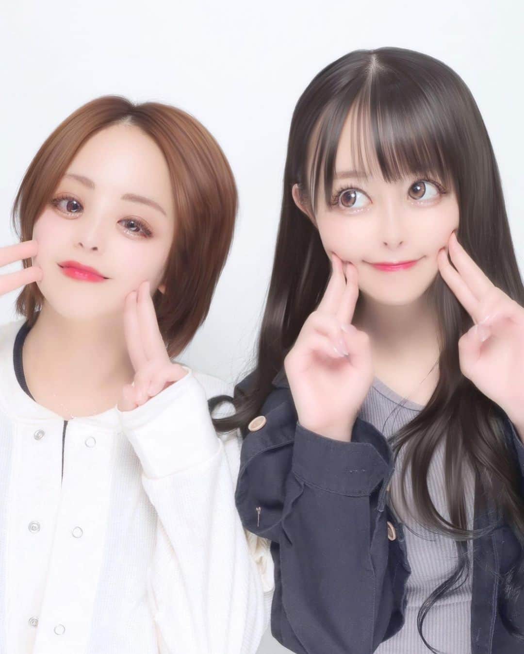 歩乃華（ほのらん）のインスタグラム：「🍖🔥  小学校からの親友のあずが GW休みで東京遊びに来てました！  1枚目29歳 2枚目15歳(らくがき記憶ない爆笑)  美味しいご飯食べて幸せすぎた💖笑 何でも話せて ずっと味方でいてくれて おばあちゃんなっても 変わらず仲良いの確定してる。笑  小学校、中学校、高校、バイト 全部一緒！ 免許の教習所も同じとこ✌️笑  んで一緒に行った恵比寿の個室焼肉 美味しすぎたので 飯テロしときます💖笑 みんなも東京きたときは是非🥰 お誕生日のお祝いとか 東京旅行きたときにおすすめです🥹  @yakiniku_fujimon_ebisu  #個室焼肉富士門惠比寿 #焼肉富士門 #東京グルメ #東京焼肉 #恵比寿グルメ #恵比寿焼肉」