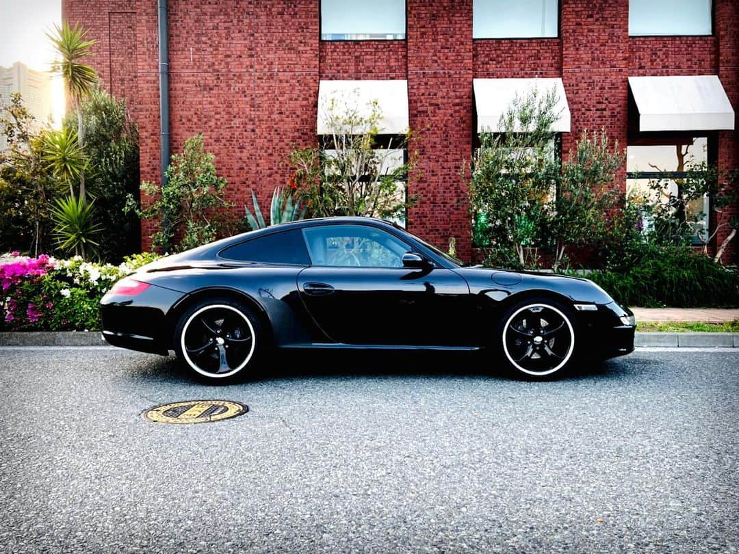 風弥さんのインスタグラム写真 - (風弥Instagram)「いいね🤔かっこよすぎるね。  #porsche911 #porsche997 #car #porscheclub #porschelife #porschefamily #carlovers #flatsix #carstagram #daizystripper #daizystripperkazami #drummer #music #rockmusic #pearl_drum #japan #911carrera4s #ポルシェ #愛車 #porschelove #911days」5月3日 12時58分 - kazami_daizy