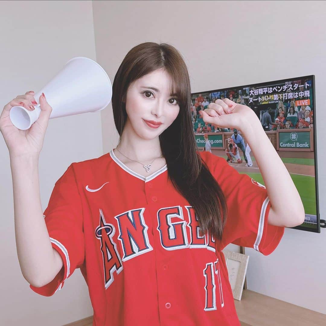 桃瀬えりなのインスタグラム：「明日は二刀流楽しみ⚾️応援しよ📣✊🏻  #losangelesangels #baseball #野球 #エンゼルス #カージナルス #大谷翔平 選手 #ヌートバー 選手 #二刀流 #大谷選手おやすみday」