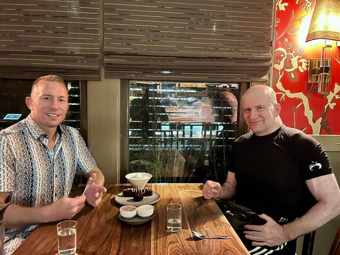 ジョルジュ・サンピエールのインスタグラム：「Sushi & desert with my Senseï. OSU! 🥋」