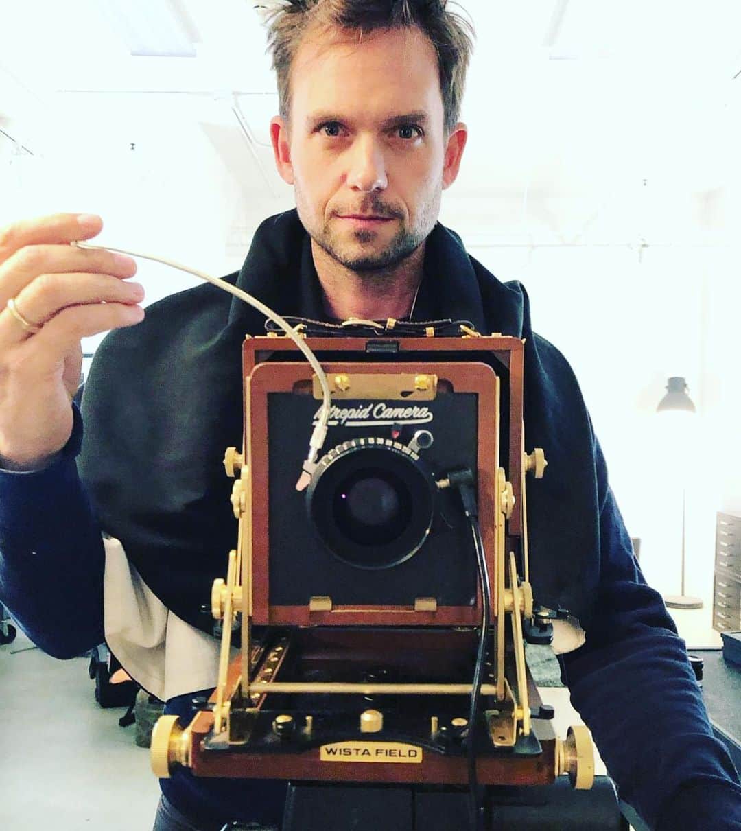パトリック・J・アダムスのインスタグラム：「Amazing two day intensive on shooting 4x5 in studio, processing and printing. @theschooloflight is an incredible place and I'll be back very soon. #shootfilm #largeformatphotography」