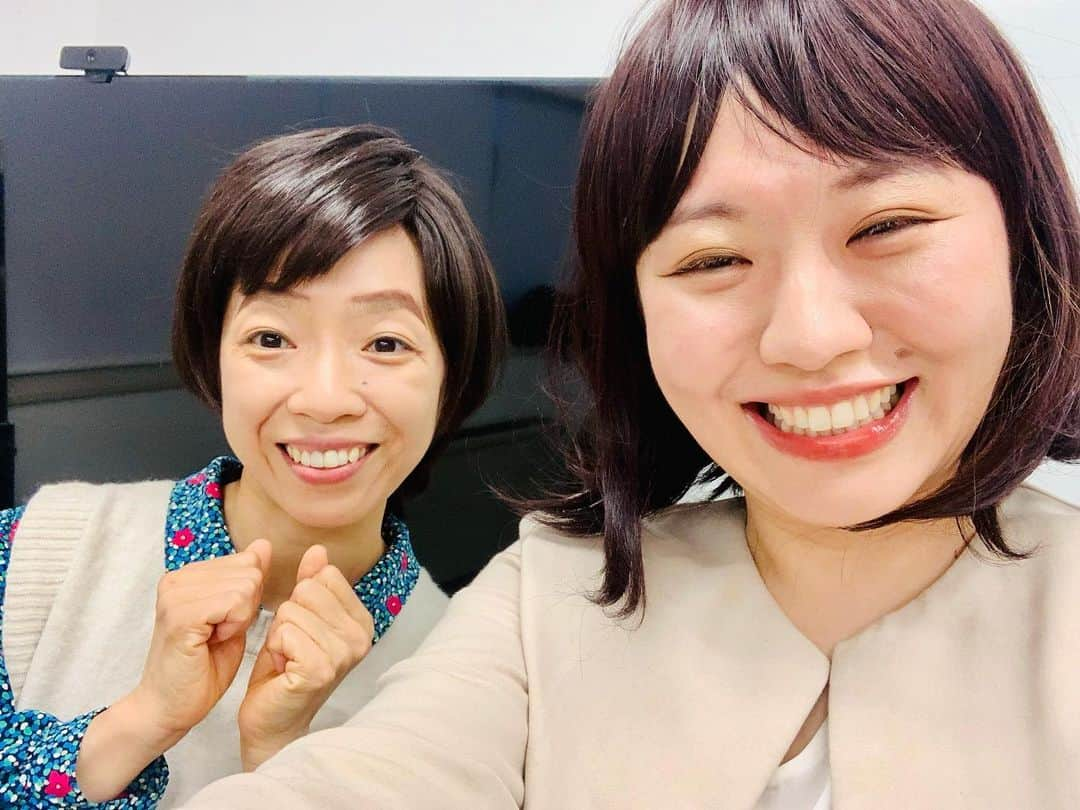 小出真保さんのインスタグラム写真 - (小出真保Instagram)「高橋尚子さんと とくこさんの増田明美さん  解説ものまねネタでしたー❗️  #ものまねグランプリ 🏃‍♀ ️🏃‍♀️🏃‍♀️💨  TVerでも見れることが判明❗️ぜひ、ご覧ください😊  とくこさん、だいすき🤣優しくて大人ですし話しやすい私にとって貴重な人w🧑、今度、この高橋尚子さんと増田明美さんとアスリートものまねたち大集合ネタやってみたい。あと、小出監督も見つけないと。🏃‍♀️🏃‍♀️💨」5月3日 13時49分 - mahokoide