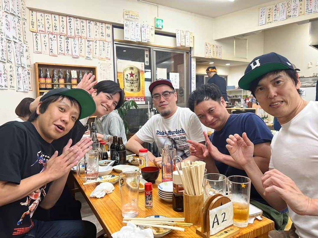 アイアム野田さんのインスタグラム写真 - (アイアム野田Instagram)「インデペンデンスデイ久保田よ。今日は久保田のクイズの強さの話で持ちきりだったぞ！持ち前のクイズの強さを漫才にしようとしてたことも聞いた。見たかったなあ。久保田よ。 またみんなで飲もうなあ久保田よ。」5月3日 13時56分 - iam.noda