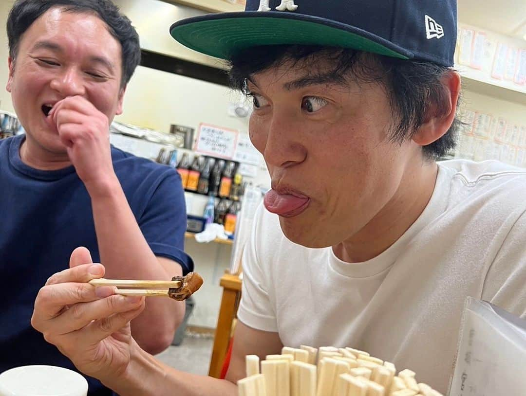 アイアム野田さんのインスタグラム写真 - (アイアム野田Instagram)「インデペンデンスデイ久保田よ。今日は久保田のクイズの強さの話で持ちきりだったぞ！持ち前のクイズの強さを漫才にしようとしてたことも聞いた。見たかったなあ。久保田よ。 またみんなで飲もうなあ久保田よ。」5月3日 13時56分 - iam.noda