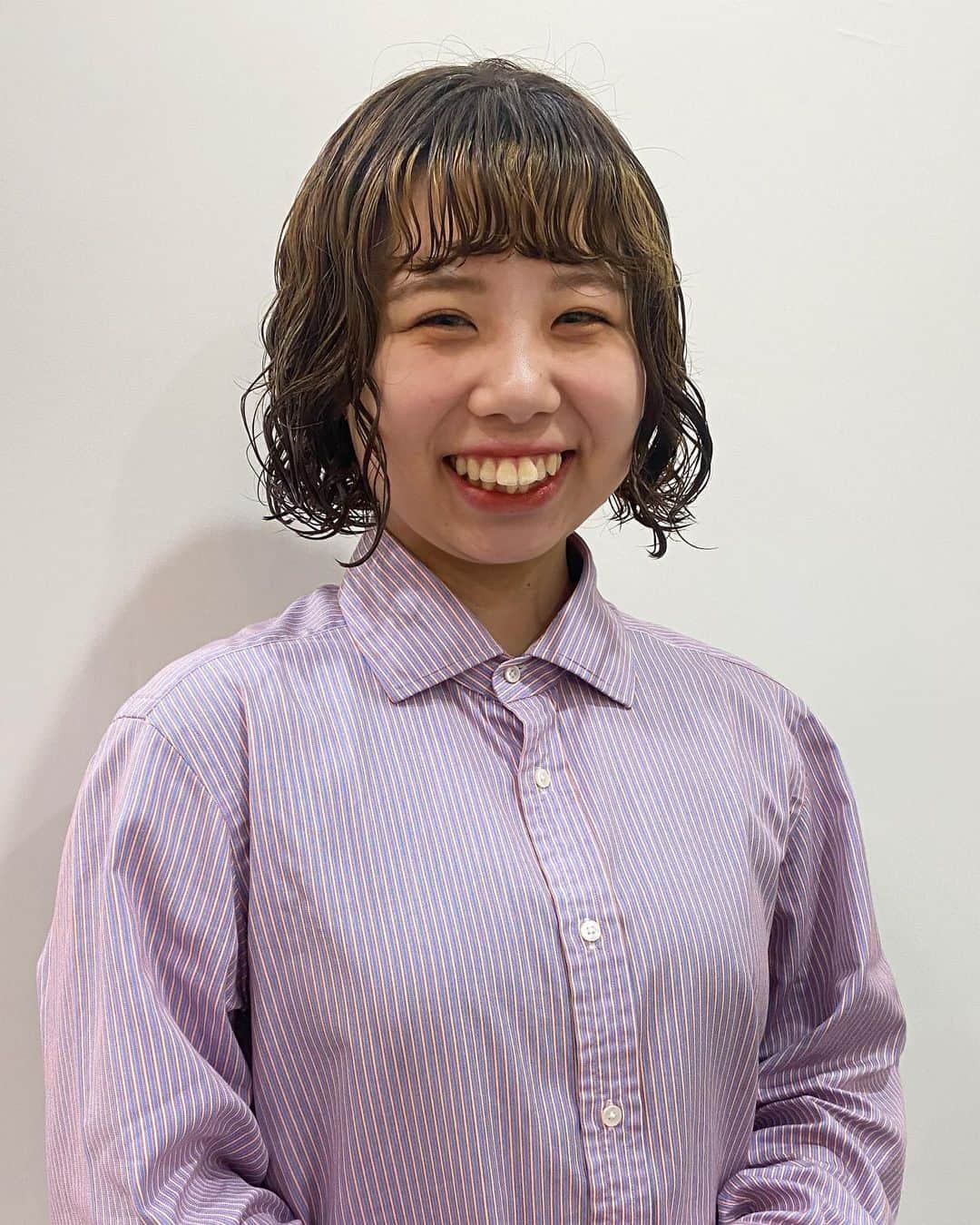 F. 梅田・中崎町エリアにある 美容室のインスタグラム