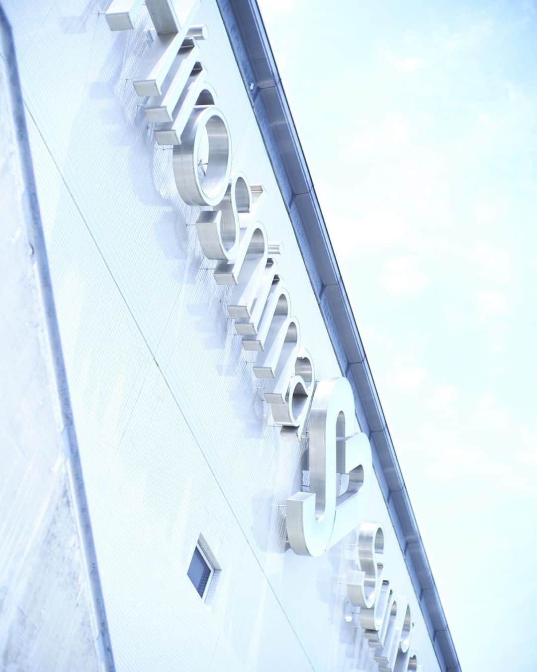 BUMP OF CHICKENのインスタグラム：「2023/5/3 BUMP OF CHICKEN TOUR 2023 be there @ SUNPLAZA HALL  Photo by @yoshiharuota  #bethere」