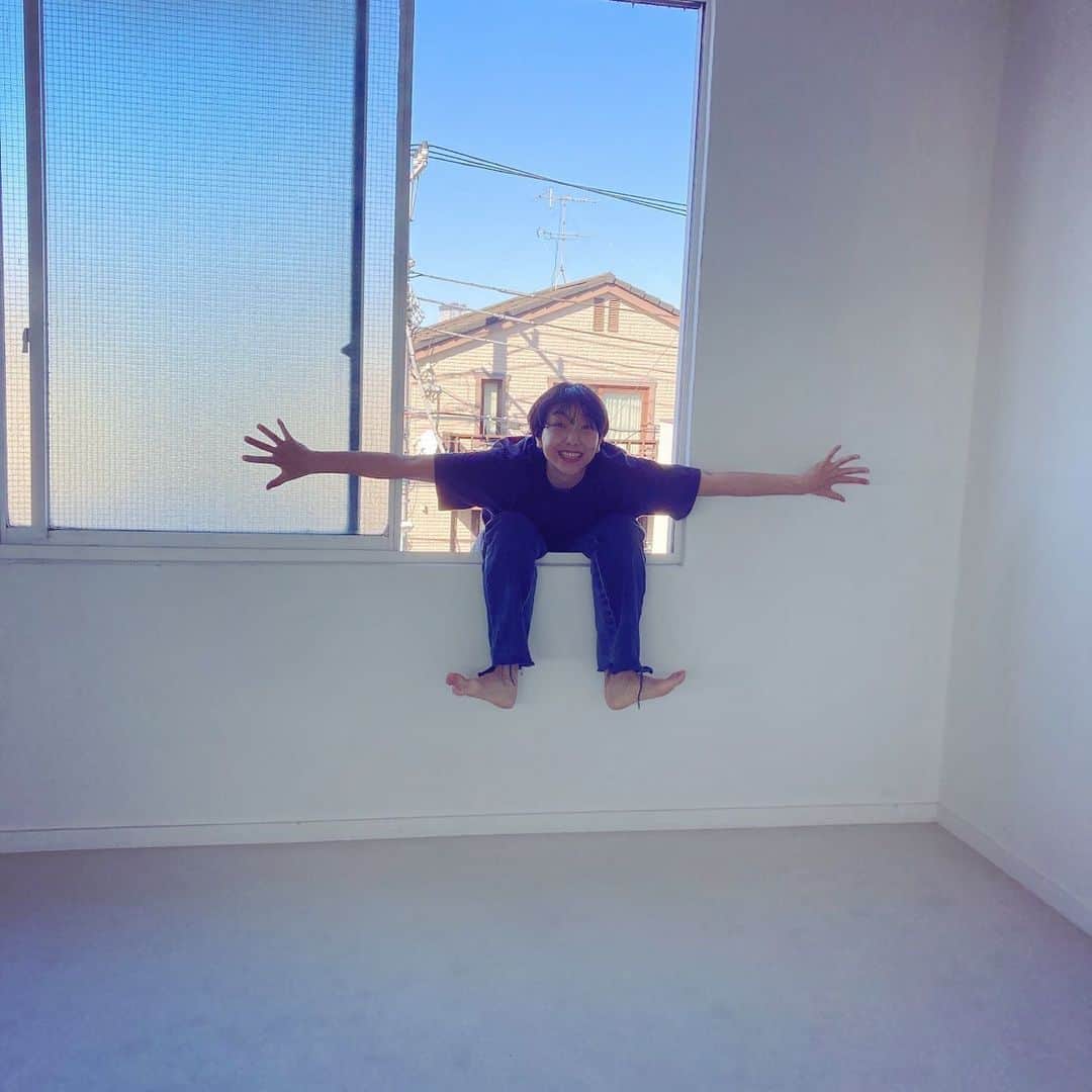 のインスタグラム：「半年前。アー写撮ったときの写真🫶🤎🦊❤️ @hoshino_kanako」