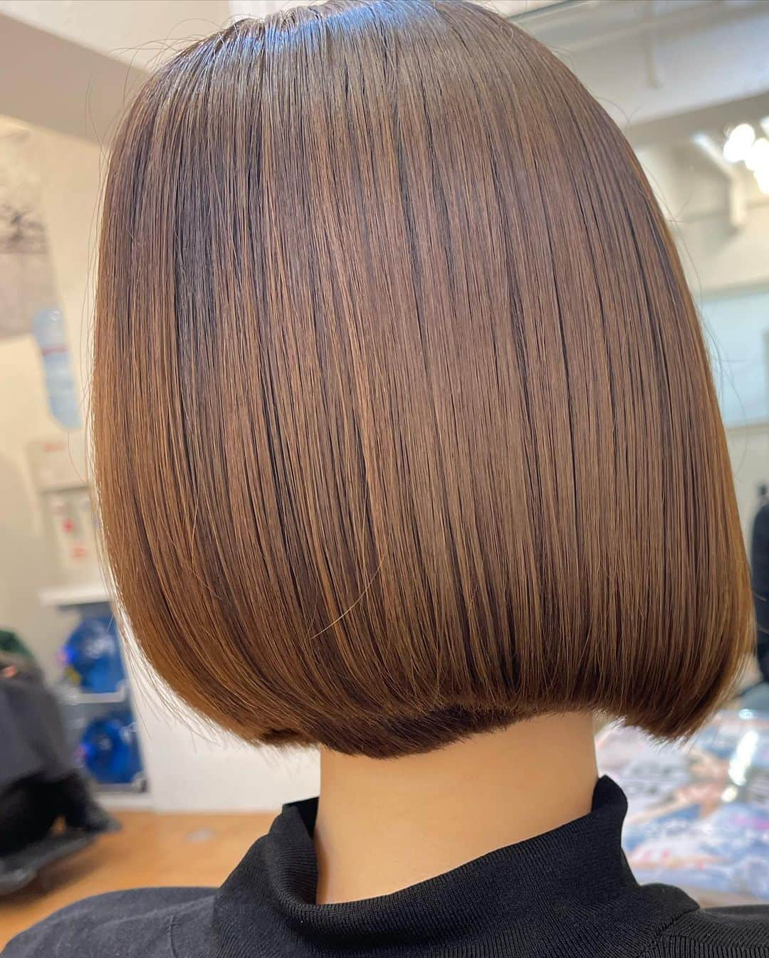 相沢礼子さんのインスタグラム写真 - (相沢礼子Instagram)「美容院@accomplish_salon　に行ってきました😆 ゴットハンドの　@accomplish_yu さん🥹いつもありがとうございます✨✨✨  今回は水素2倍入れていただきました😆✨✨  おかげさまでサラサラでつやつやで、ぷりぷりになりました^ ^ 花粉症で、髪の毛もなんだか調子が悪い感じでしたが、栄養を入れて頂き、自分の髪の毛じゃないみたいになって嬉しいです^ ^  シャンプーしたあと、トリートメントを忘れるくらい髪の毛サラサラです。 感動のトリートメントです^ ^ 同い年のゆーさん @accomplish_yu  いつも話がつきません😊✨  人幹細胞 と 水素 も配合された  WプラチナHASトリートメント 😊  （HASは、人幹細胞という意味だそうです🤗）  頭皮にも栄養が入るので、新しく生えてくる髪の毛にも良いそうです☺️🙌 育毛にもなりますね🥹🙏  カット、カラー、トリートメントで1時間半くらいです！  #ヒアルロン酸 も入って栄養満点^ ^  #アコンプリッシュ　の場所は恵比寿と代官山の間にあります^ ^  その方に合ったトリートメントの配合をして下さるので、本当有難いです🥹 しかも長続きしてくれるのがすごく気に入っています^ ^  @accomplish_yu   ゆーさんいつも本当にありがとうございます🥹 自分史上最高のサラツヤになりました🥹🎉感謝です🥹  #人幹細胞　#水素 #WプラチナHASトリートメント #髪質改善トリートメント#人幹細胞 #hasトリートメント #人幹細胞トリートメント #アールハス#髪質改変#髪質改善 #ヒト幹細胞#アコンプリッシュ #accomplish代官山 #美容院　#美容　 #水素トリートメント #アンチエイジングケア  #fashion #photooftheday  #happy #ボブ　#japan  #2023 #photography  #ootd #happy  #相沢礼子」5月3日 15時13分 - reikoaizawa828