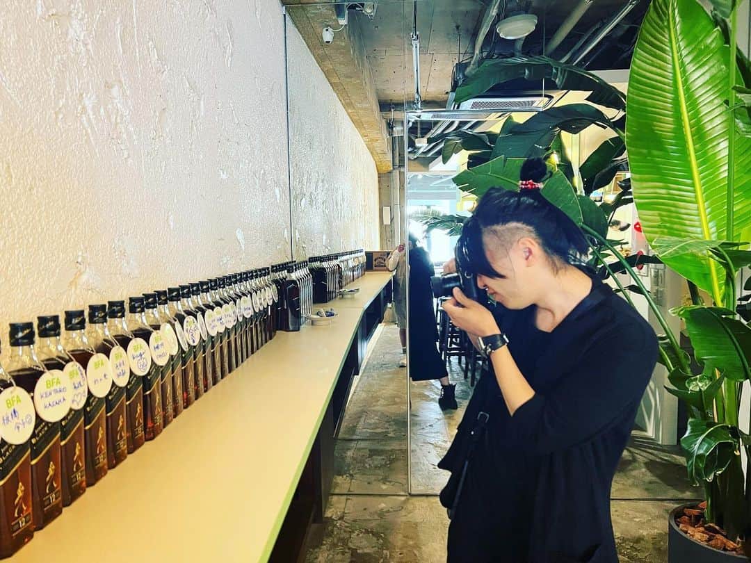 遠山正道さんのインスタグラム写真 - (遠山正道Instagram)「#落合陽一さん アーティストはタダで飲める#bfa (Bottle For Artists)入れてくれた#アートかビーフンか白厨」5月3日 15時30分 - masatoyama