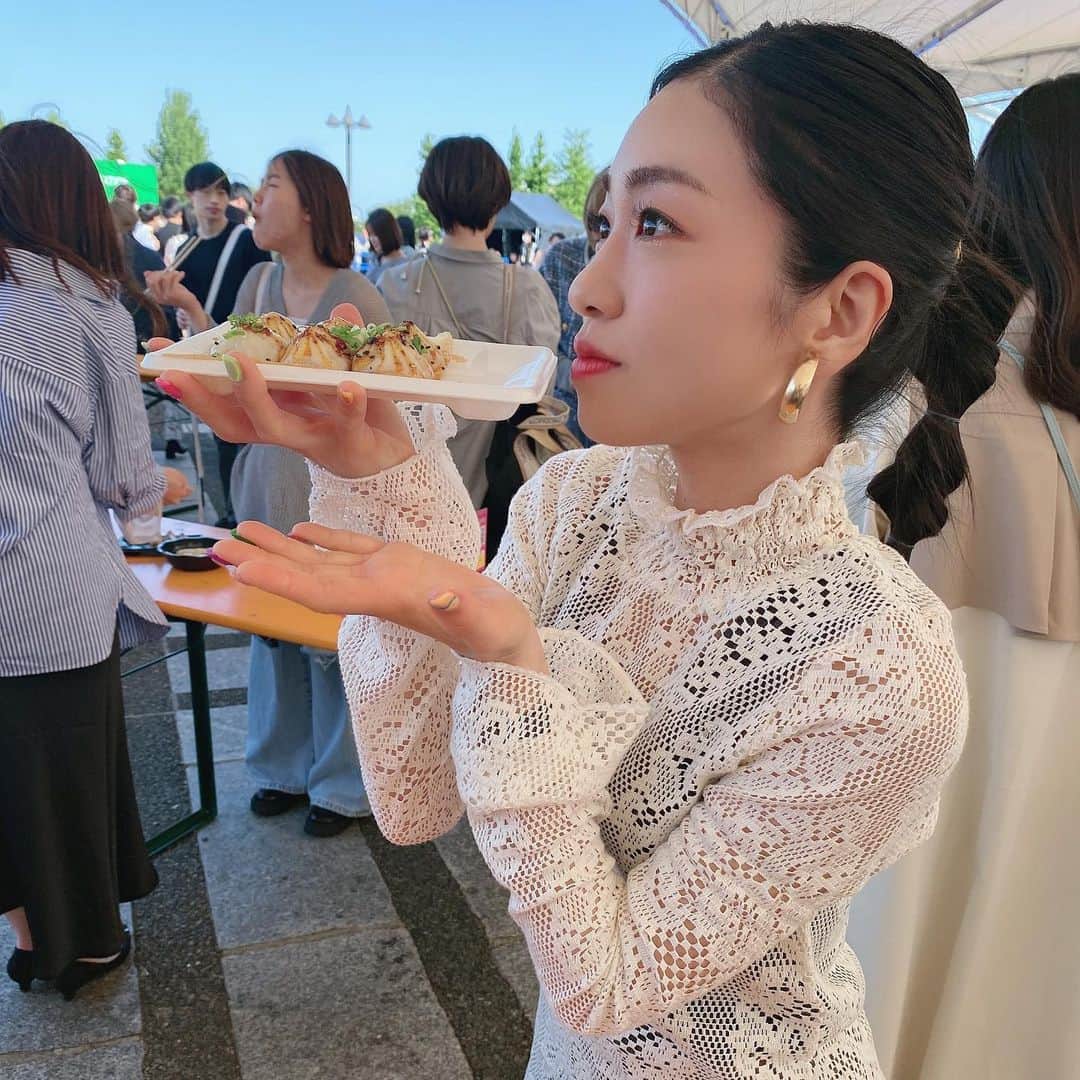 桜雪のインスタグラム：「妹が東京に来たので 大好物の餃子を一緒に🥟  #餃子フェス」