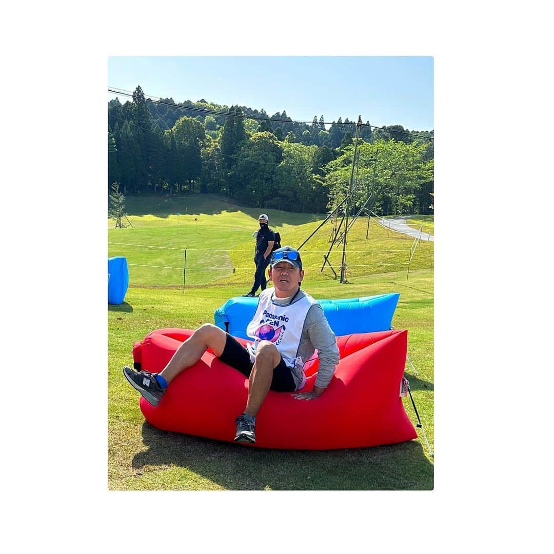 のインスタグラム：「…@  #パナソニックオープンレディースゴルフトーナメント  @morihiromori 森さんキャディ  自分の知らなかった強みも弱みも含めて たくさんの発見があった一週間。  目標だったマッサージチェアは残念だったけど 前向きにメジャーへ！いくぞーーーーー！  #jlpga #golf #2023   森さんキャディありがとうございました✌🏻」