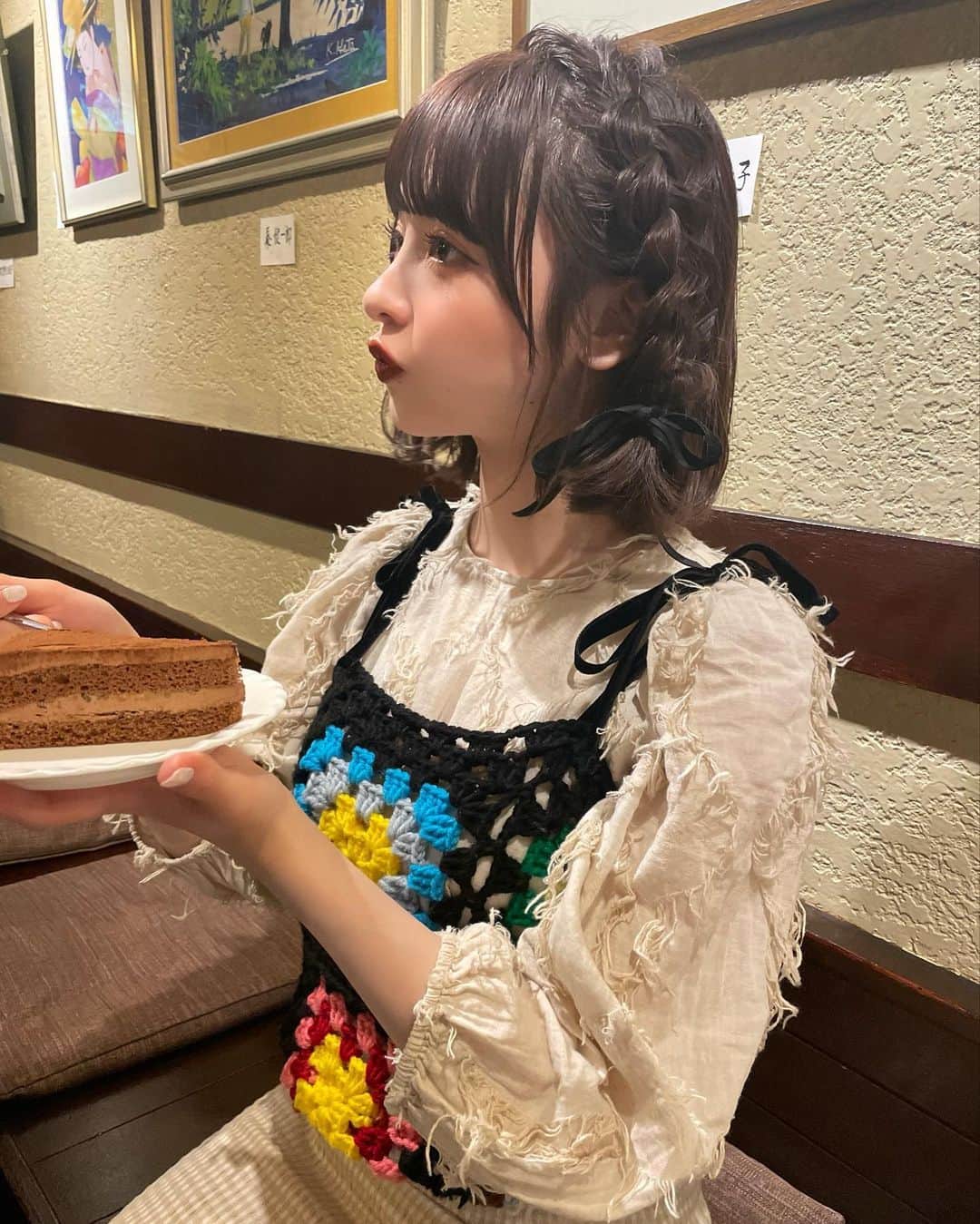 新田湖子さんのインスタグラム写真 - (新田湖子Instagram)「甘いもの食べてる時ほんとに幸せ🤍」5月3日 21時30分 - coconitta0809