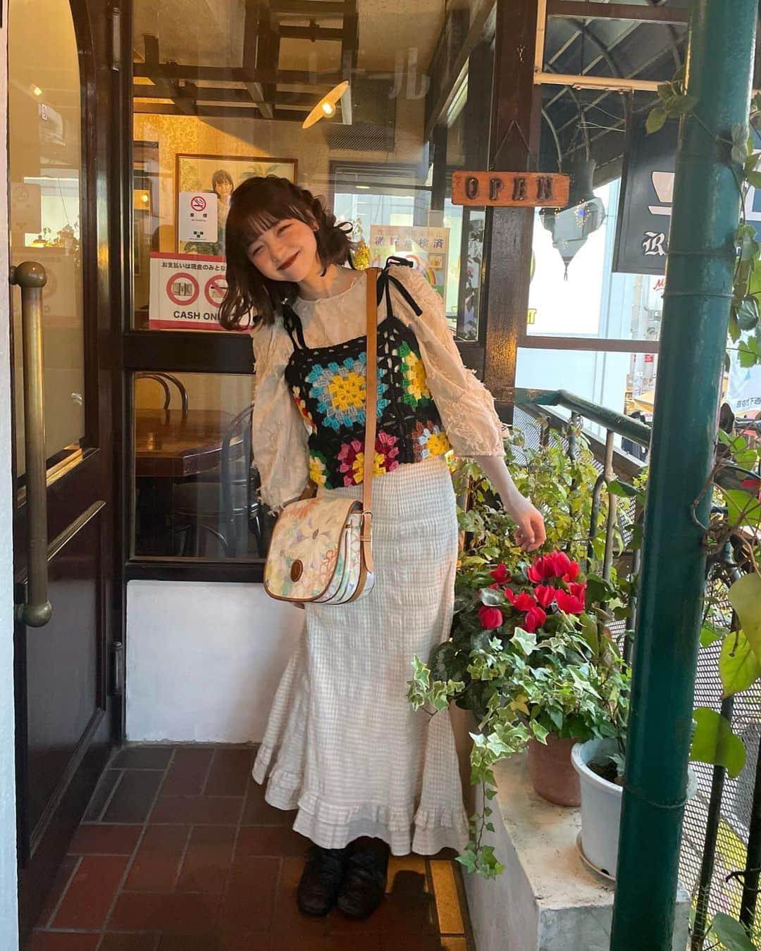 新田湖子さんのインスタグラム写真 - (新田湖子Instagram)「甘いもの食べてる時ほんとに幸せ🤍」5月3日 21時30分 - coconitta0809