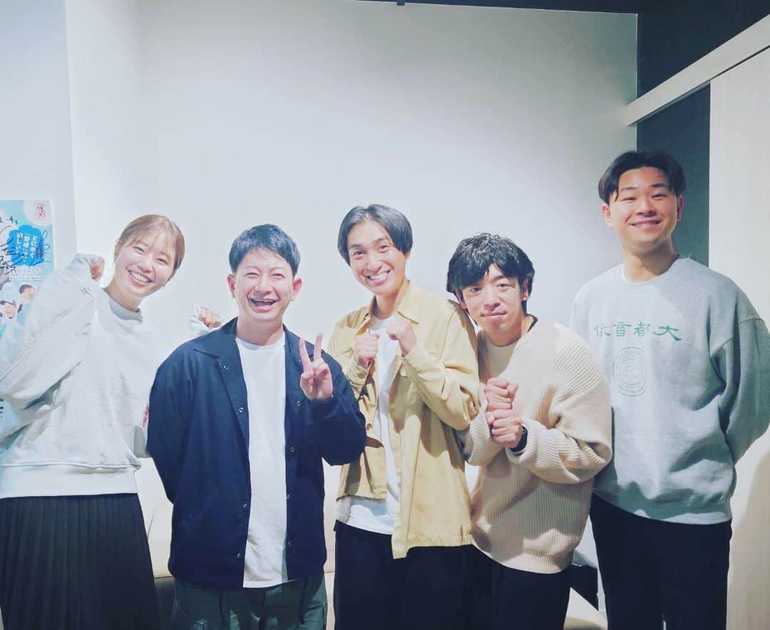 のインスタグラム：「【稲村亜美のヤマあり、たにナシ野球のハナシ】 ✏️稲村亜美さんダンビラムーチョさんと野球談義でした！ ✏️ダンビラムーチョ大原さんと松尾が変なとこで通じ合ってましたす ✏️楽しすぎてエラーに次ぐエラーでランニングホームランのお話を話し損ねましたす！ #稲村亜美 さん  #ダンビラムーチョ さん #野球のハナシ #ybs」