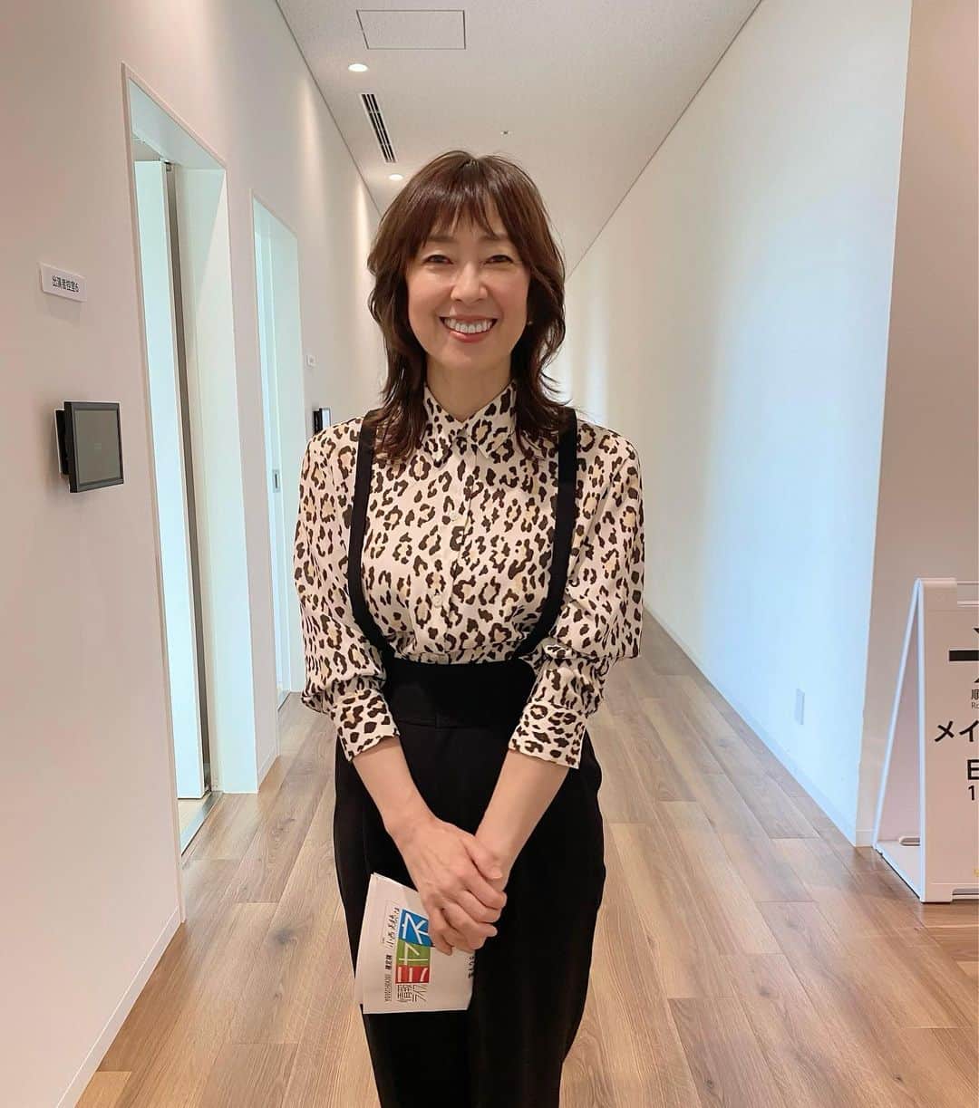 小西美穂さんのインスタグラム写真 - (小西美穂Instagram)「GWみなさまいかがお過ごしですか☀️ 私はきょうは #ミヤネ屋 、イチオシのシャツで出演しました🐆💛お好み焼きもGWスペシャルでチャンポンのモダン焼きにしました！👀  #最高に美味しい #GWスペシャル #大阪 #商店街」5月3日 21時32分 - mihokonishi69