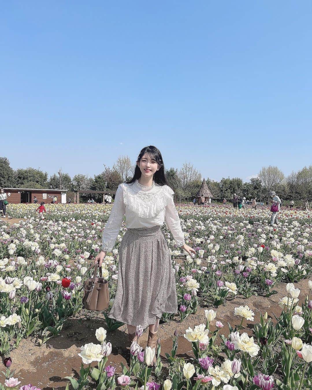 れみぱんのインスタグラム：「投稿空いちゃったけど元気に連休中です🌷 どこも混んでるから特にどこにも行かないけどみんなどこか行くのー？」