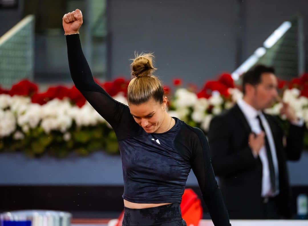 マリア・サッカリのインスタグラム：「Let’s keep it going! Semis @mutuamadridopen 💪」