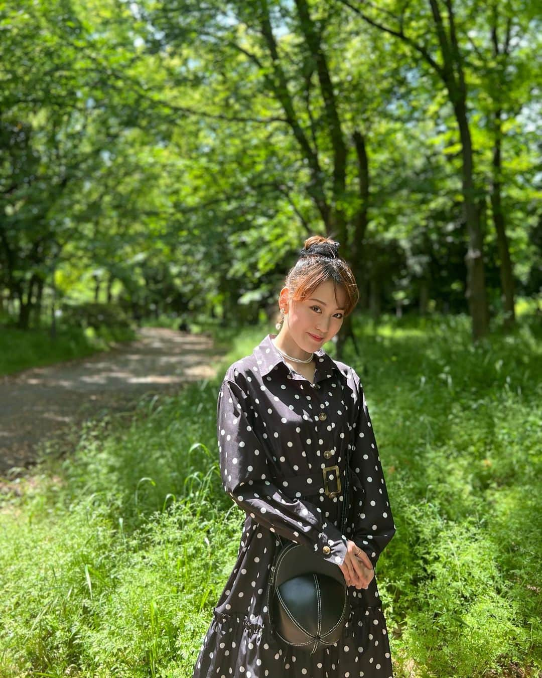 一羽萌瑠のインスタグラム：「☘️🌱☘️🌱☘️🌱☘️🌱🍀🌿  芸大の招待でWWホールへ🍃  私のいっちばん好きな場所  大阪城公園はGWで人がたくさん！  #wwホール  #クールジャパン  #loiscrayon   #宝塚og #宝塚歌劇団 #女子大生 #女子大生コーデ #大学生 #大阪芸術大学 #女子大生の日常 #japan #love #instagood #fashion #photooftheday」