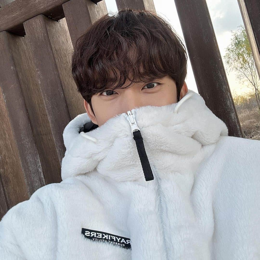 ゴンチャン さんのインスタグラム写真 - (ゴンチャン Instagram)「🐻‍❄️☁️」5月3日 17時25分 - gongchanida