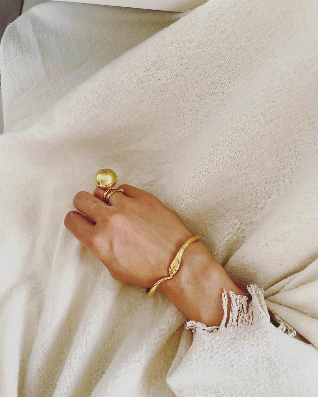おすずのインスタグラム：「大好きな5月🔔」