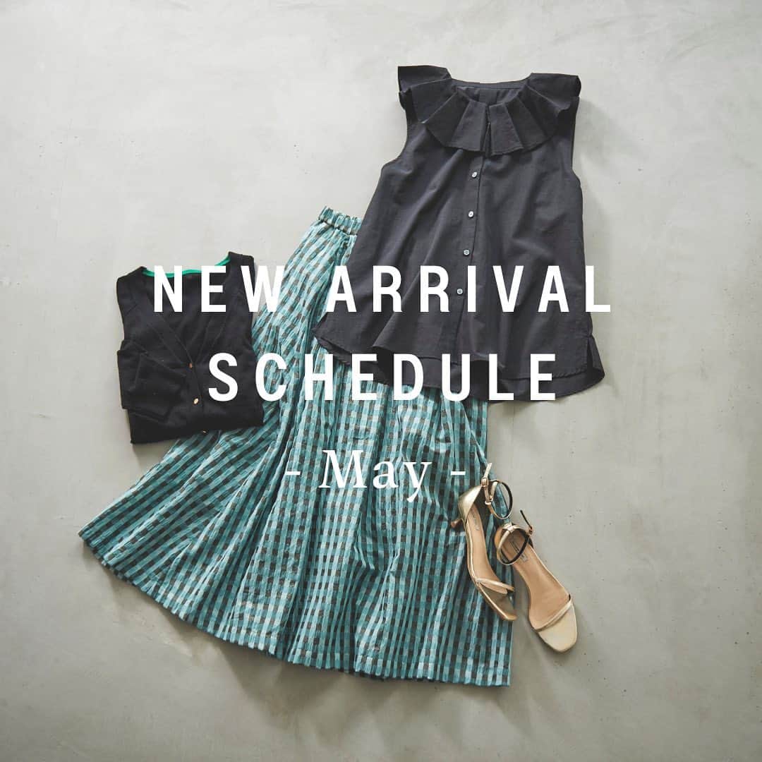 le. coeur blancのインスタグラム：「🗓  NEW ARRIVAL SCHEDULE - May - ⁡ 5月中旬に店頭入荷予定のアイテムまとめ ▶︎アイテムの詳細は画像タップでチェック！ ⁡ ⁡ _________________________ ⁡ < 𝗲𝘃𝗲𝗻𝘁 > ⁡ 【 GWキャンペーン 】 GWの期間中は公式アプリのデイリーポイントが大幅UP！ 4/29(土)〜毎日取得で合計1,000ptをGETできます◎   ポイント有効期限 : 取得後〜5/7(日)23:59まで！ 毎日のポイント取得をお忘れなく♪ ⁡ ⁡ ▼ オンラインストア限定！ 5/7(日)23:59まで ⁡ 【 GWタイムセール開催中 】 人気アイテムがスペシャルプライスに✨ ⁡ 【全品送料無料キャンペーン】 ▷オンラインストアでは、 通常¥7,500以上ご購入で送料無料のところ、 期間中は全品送料無料！ ⁡ ⁡ ⁡ < 𝗶𝗻𝘀𝘁𝗮 𝗹𝗶𝘃𝗲 𝘀𝗰𝗵𝗲𝗱𝘂𝗹𝗲 > 5/3(水)、5/11(木)、5/16(火)、5/24(水)、6/2(金) ⁡ ※日時は変更になる場合もございます。 　詳しくは前日のストーリーズでお知らせします。 ⁡ ⁡ ⁡ ⁡ ⁡ ⁡ ⁡ ⁡ ⁡ ⁡ ⁡ ⁡ ⁡ ⁡ #lecoeurblanc #ルクールブラン #spring #summer #le_23ss #le_web #ブラウス # スカート」