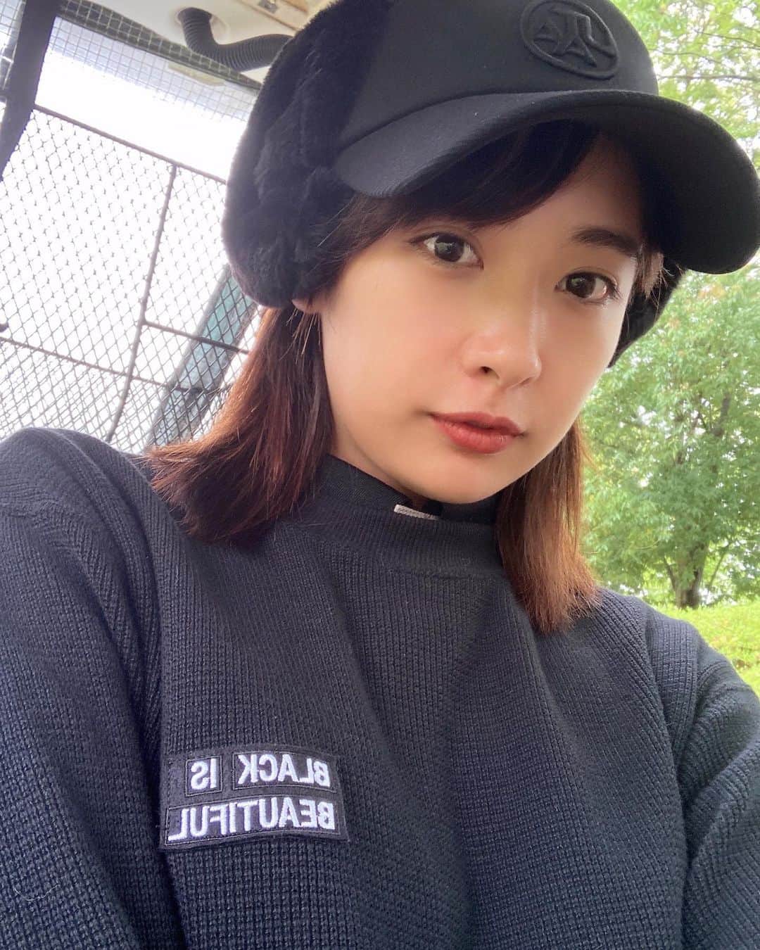 のインスタグラム：「通気性いいのに柔らかくて 暖かくて超着心地良い👌  @cestvingttrois23  #cestvingttrois #blackisbeautiful #golf」