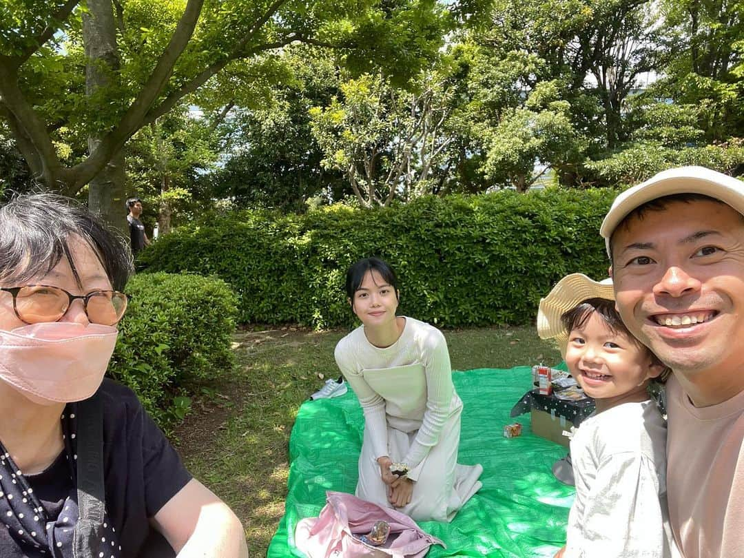 アキラ・コンチネンタル・フィーバーのインスタグラム：「picnic🏕 #ゴールデンウィーク  #若洲海浜公園」