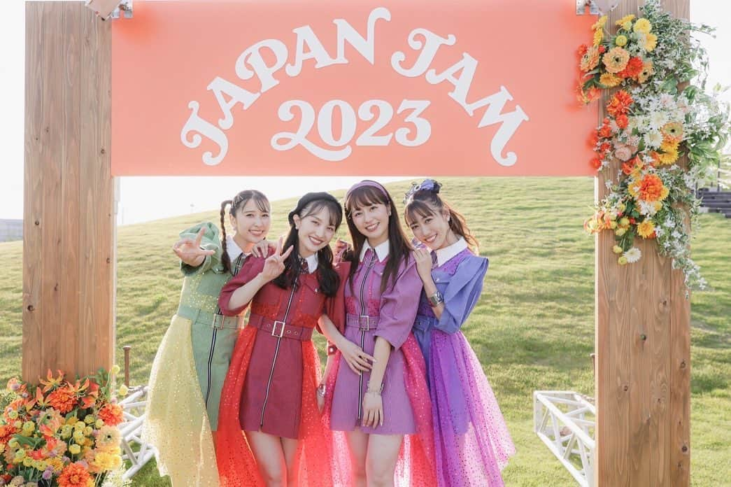 高城れにさんのインスタグラム写真 - (高城れにInstagram)「JAPAN JAM2023✨ ありがとうございました！ フェス最高！！！！  モノノフさん！会場を引っ張ってくれて本当にありがとう😊 モノノフさんの顔が、声がやはり大好きなんだと実感💜  #japanjam  #2023」5月3日 18時17分 - takagireni_official