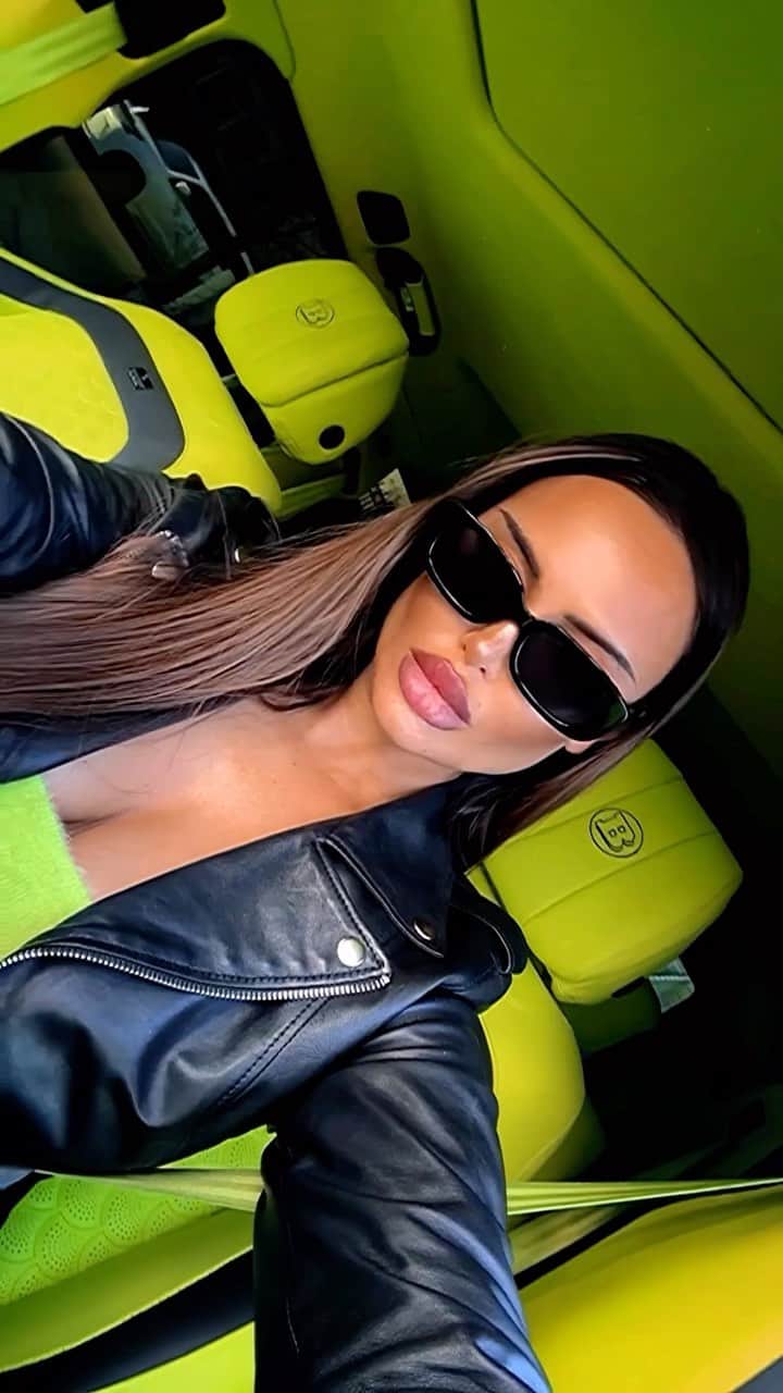 Nita Kuzminaのインスタグラム：「Прочный фундамент — самоуверенность, четкое понимание, чего ты достойна, и широко раскрытые глаза, от которых невозможно утаить суть ♠️」
