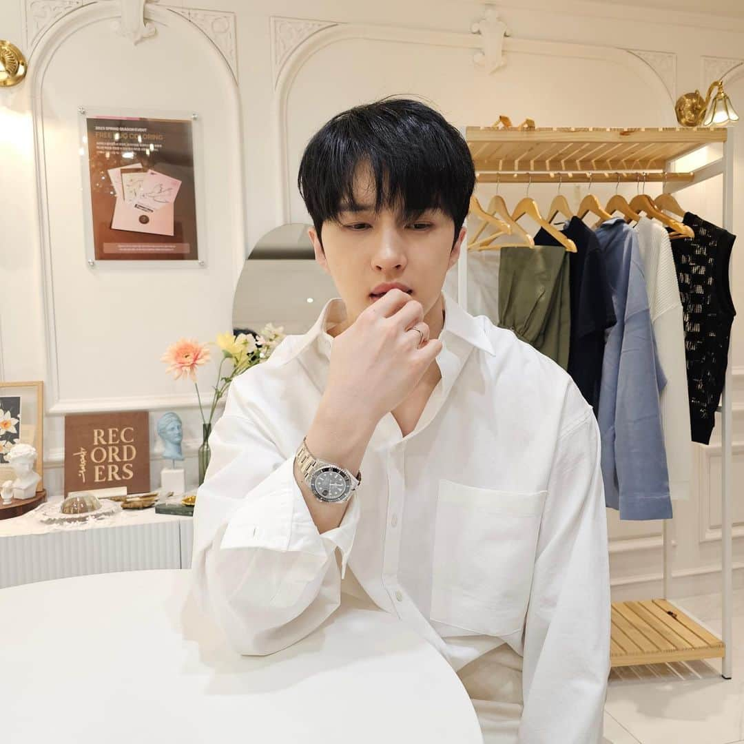 ケンのインスタグラム：「💛  #StarLight #별빛 #KEN #켄 #이재환 #시현하다」