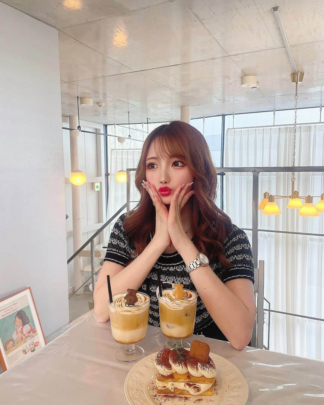 まゆぴちゅーさんのインスタグラム写真 - (まゆぴちゅーInstagram)「名古屋カフェ𓂃☕️⋆͛*ﾟ  名古屋の矢場とん本店の近くにあった かわいい韓国風カフェ🕊‪🫶🏻 ̖́-  このキャラメルラテとティラミスが かーーわいすぎた🥹🥹🧡🧡🧡  そしてティラミスは私どタイプな味で、 マスカルポーネ感強くて、 スポンジ部分もスポンジではなく ビスコッティみたいなやつで美味しかった♡♡  名古屋に行った際はぜひ行ってみてね♡ 写真も映えます🌼韓国風で可愛い💓 . . 🏷 @cantine_rose  📍 愛知県名古屋市中区大須3-1-35 HASE-BILDS3 4階 . . . #名古屋カフェ #名古屋グルメ #名古屋ランチ #大須カフェ #大須グルメ #韓国風カフェ #韓国カフェ #ティラミス #かふぇすたぐらむ #カフェ活」5月3日 18時38分 - mayu_03pichu