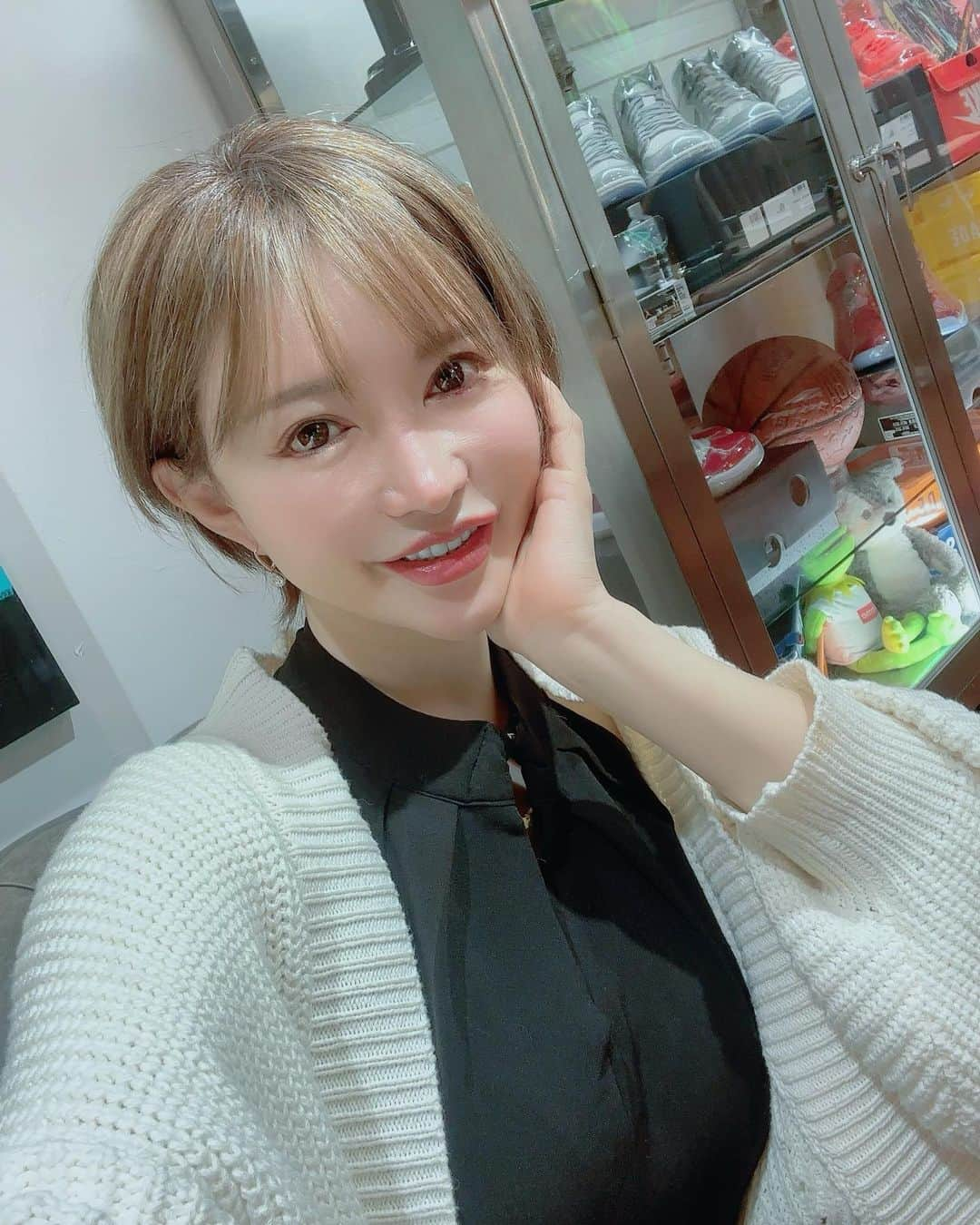 里美ゆりあのインスタグラム：「早くお出掛けしたーい😊  #gw #遠出 #したい #出かけたい #ストレス発散」