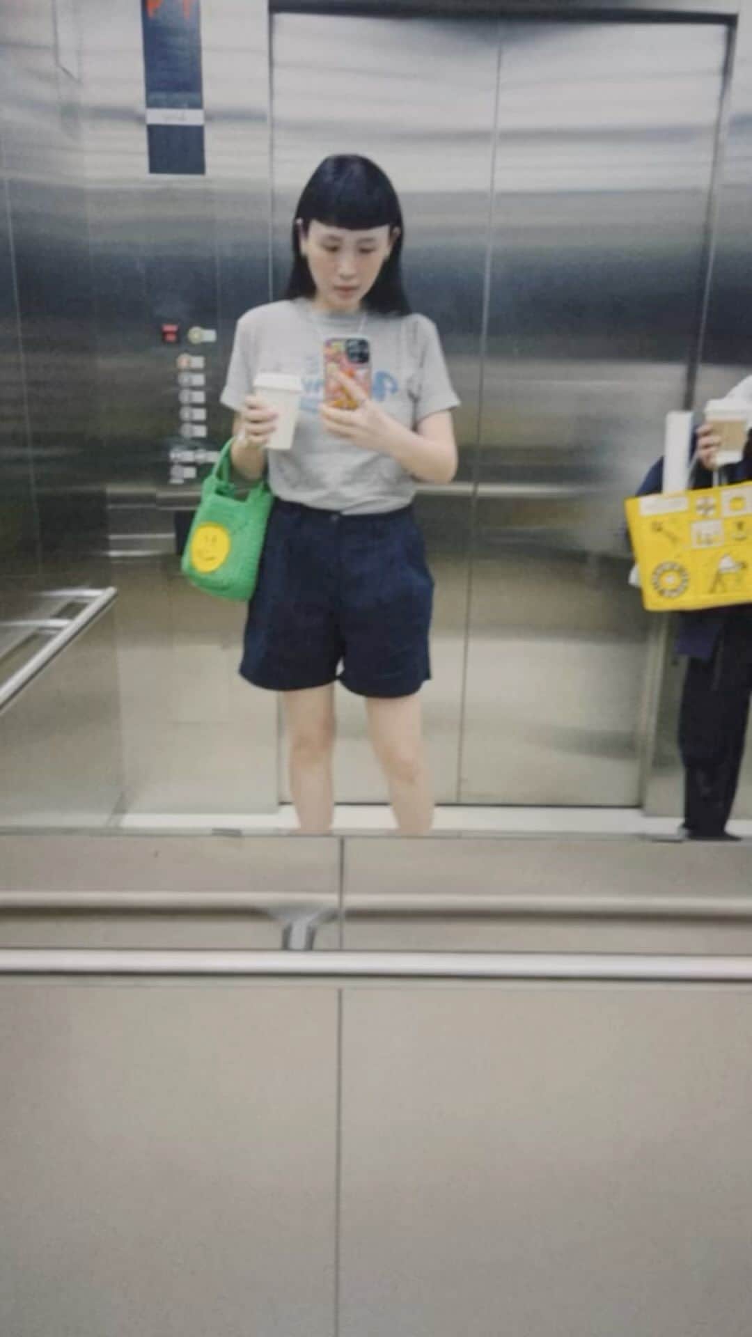 ウェイ・ルーシュエンのインスタグラム：「演唱會倒數10天 #HaveANiceDay2You」