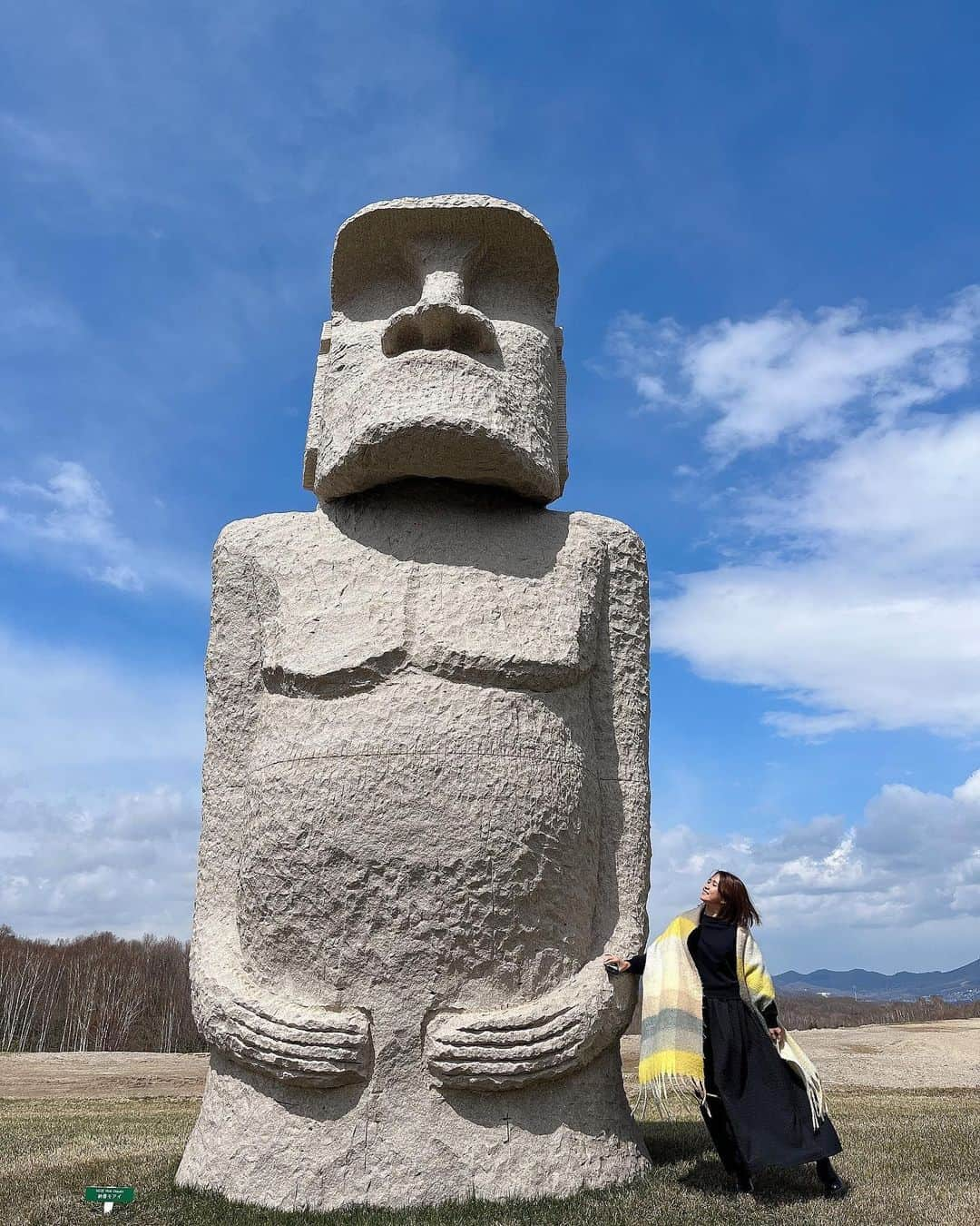 菅原樹里亜さんのインスタグラム写真 - (菅原樹里亜Instagram)「. ・ ママと弾丸北海道旅へ✈️🤍  2023/04/23-24 ・ ・ #旅行#trip#北海道#トラベル#travel #小樽#弾丸#札幌#モアイ像#drive #family#家族#自然#快晴#旅#フォト」5月3日 18時58分 - juria_sugawara