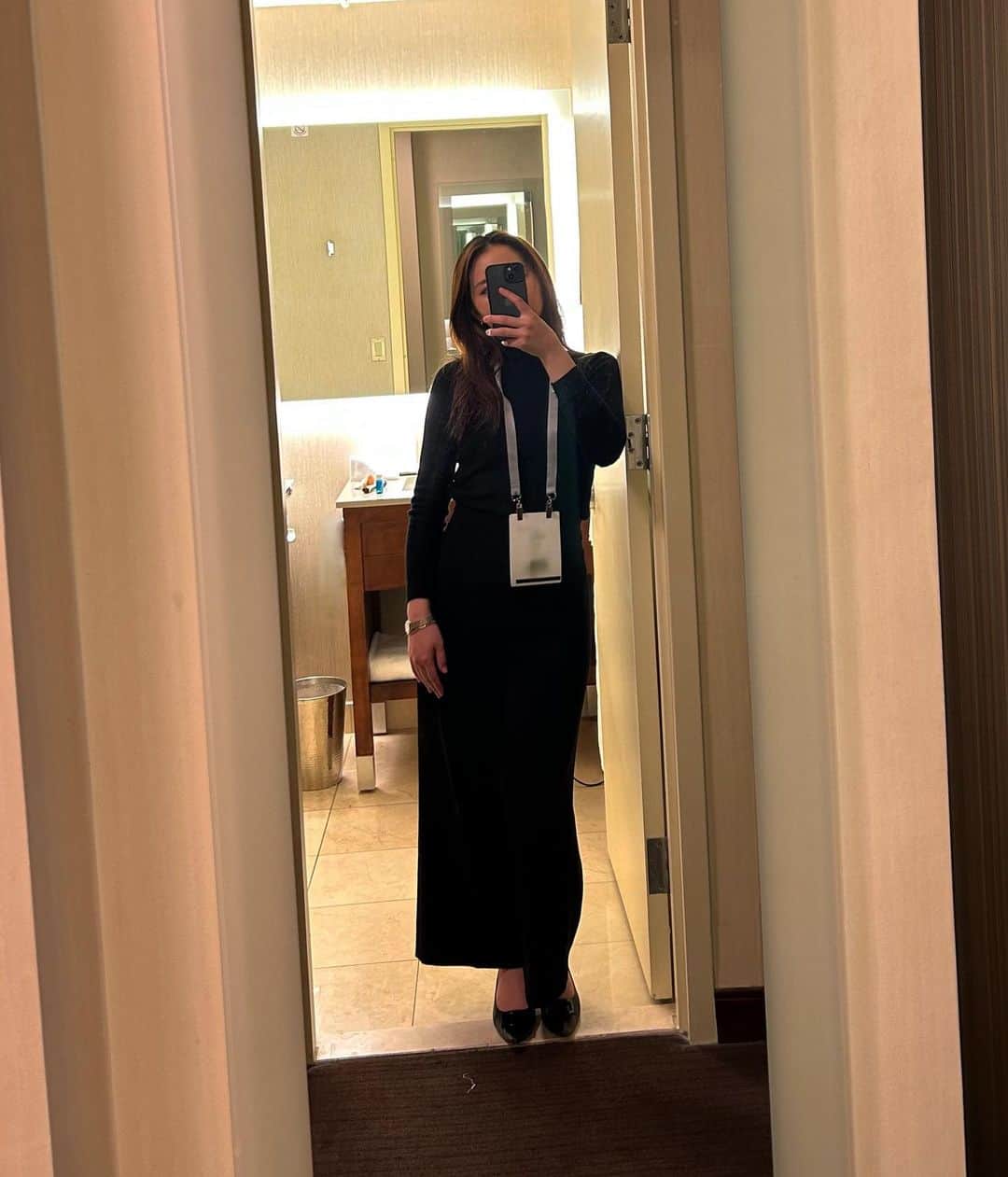 のインスタグラム：「たまには遊びではなく仕事のポストを🙋‍♀️笑 コロナ禍入社だったので、社会人4年目にして人生初の海外出張中🛩️」
