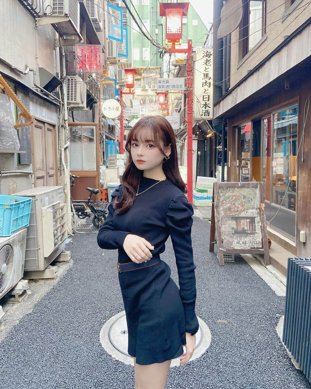 白石佑梨亜さんのインスタグラム写真 - (白石佑梨亜Instagram)「黒い服ばかり来てる気がする🤔」5月3日 19時18分 - yuria.1