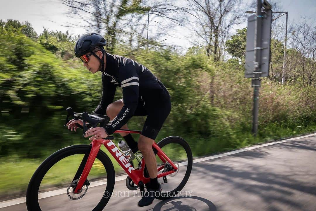 ジヌションさんのインスタグラム写真 - (ジヌションInstagram)「🏃‍♂️ 한남-팔당 라이딩 타이어 펑크 났다😅 Photo by @gritjjw_  #trek #마돈 #라이딩 @trekbicyclekorea」5月3日 19時38分 - jinusean3000