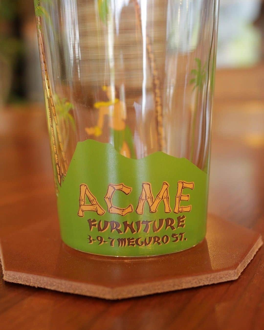 ACME Furnitureさんのインスタグラム写真 - (ACME FurnitureInstagram)「🌴My Hawaiian Room🌴  ▪️ALOHA GLASS   •415ml  Hula Girlのヴィンテージグラスをモデルに製作したACME Furniture オリジナルグラスです。  ドリンク用にはもちろん、 砂をいれてお香たてにしても◎  #acmefurniture #vintagefurniture #aloha#hawaiianglass」5月3日 19時39分 - acme_furniture
