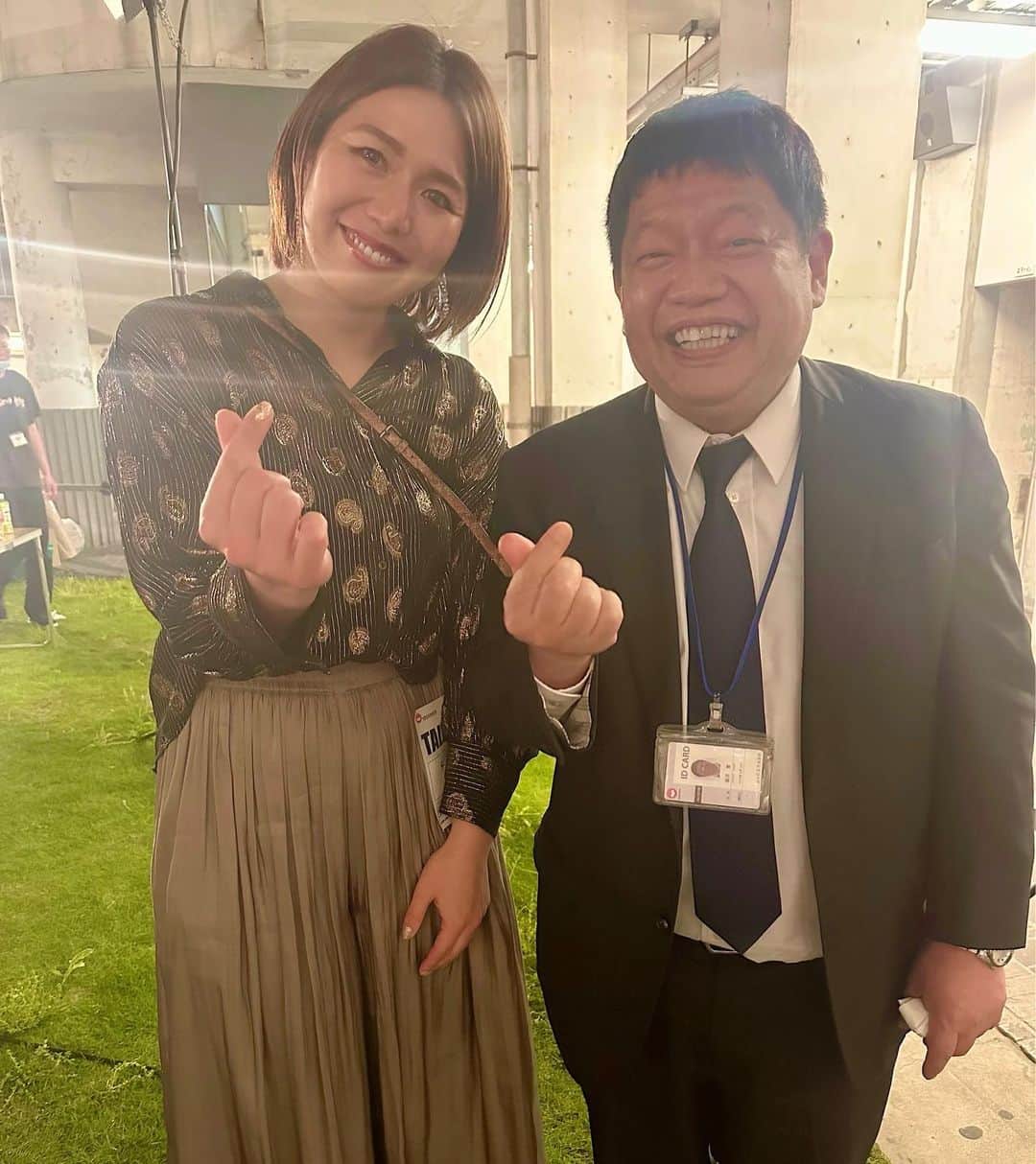 宮川紗麻亜さんのインスタグラム写真 - (宮川紗麻亜Instagram)「🌻 先日、かなりお久しぶりに吉本興業へ！！ 藤原さんにも久しぶりにお会い出来ました☺️  以前に放送されたキラビトも観て下さっていた様で、 今もサマー推しでいてくれていたので嬉しかったです！笑 ハートポーズもして下さりました🤞❤️ ありがとうございました🎶  #藤原寛 さん #レアな #サマー推し #summer #吉本興業 #吉本興業ホールディングス #yoshimoto  #芸人さん #comedian #吉本BBQ #バーベキュー」5月3日 19時40分 - sunflower__summer