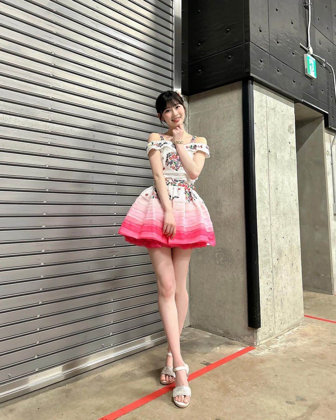 浅井七海さんのインスタグラム写真 - (浅井七海Instagram)「. 🍧💐  #AKB48 #衣装 #🍧」5月3日 19時47分 - naamin48_
