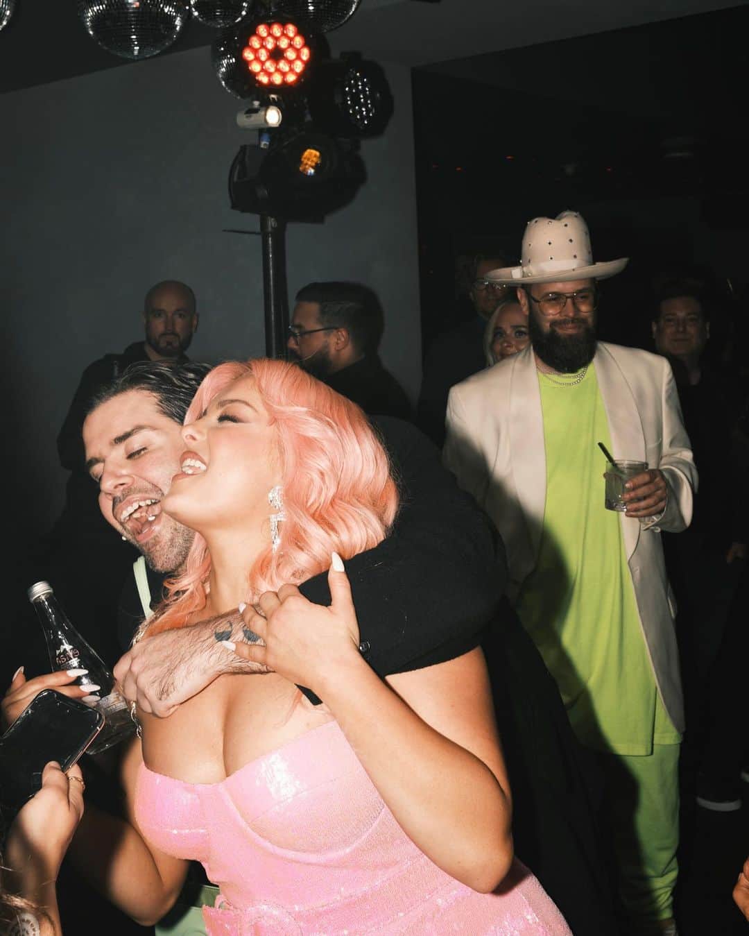 Bebe Rexhaさんのインスタグラム写真 - (Bebe RexhaInstagram)「had the best time celebrating the release of BEBE!!!! thanks for all the love so far and thanks to everyone who came out to dance with me !!!」5月4日 5時18分 - beberexha