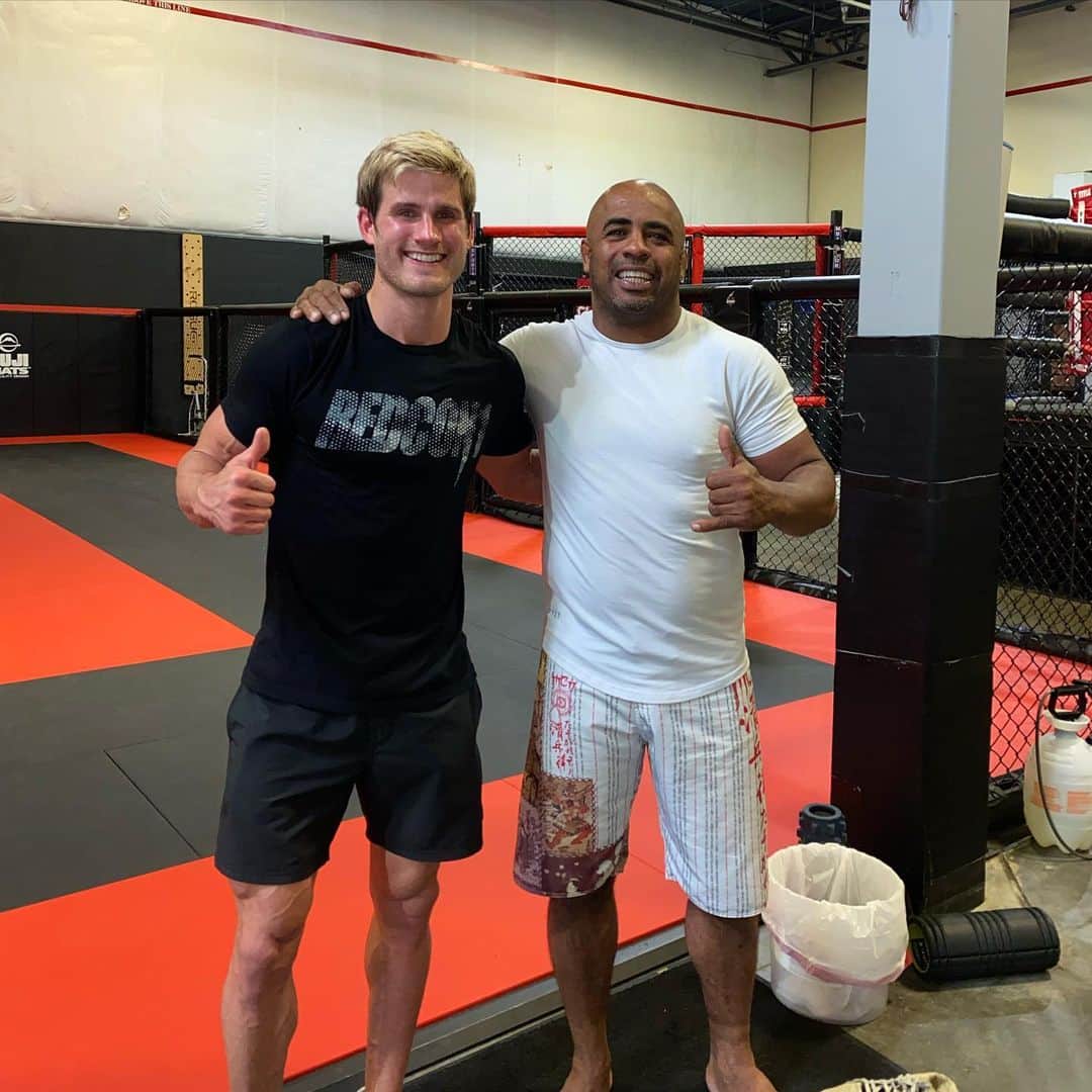 セージ・ノースカットのインスタグラム：「Feeling great and ready for Friday! #ONEFightNight10 @onechampionship」