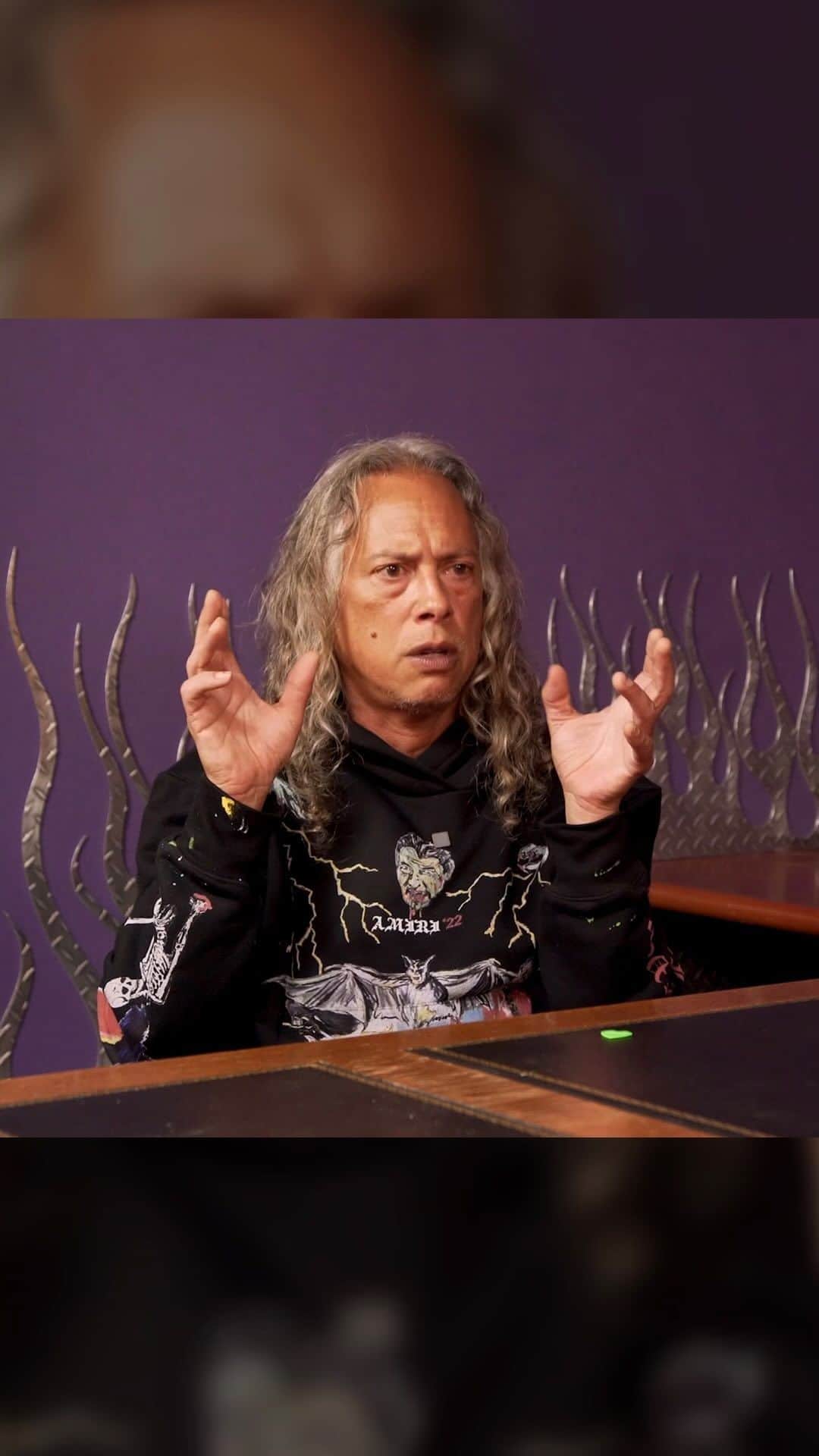 メタリカのインスタグラム：「Part of what @kirkhammett enjoys most about playing for you is that when we’re all in the same room together, we’re all there for the same thing, and we’re all connected.  Check out Kirk’s exclusive So What! interview to hear more about his performance mindset, and why he loves what he does ➡️ LINK IN BIO」