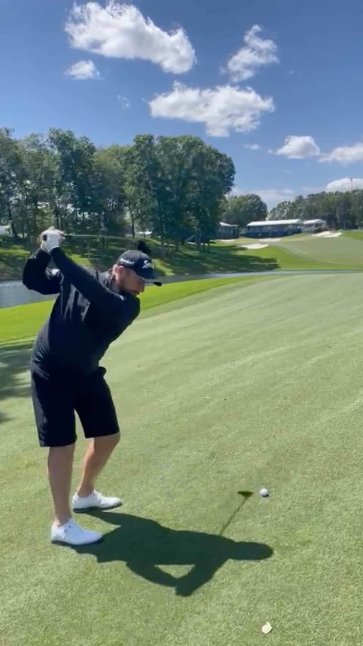 シェーン・ローリーのインスタグラム：「Looking forward to getting back at it tomorrow @pgatour ☘️」