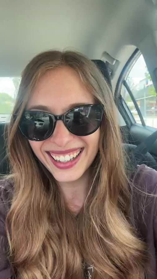 アシュリン・ピアースのインスタグラム：「First instagram live in a while! Thanks for joining!!! ✨💜✨」